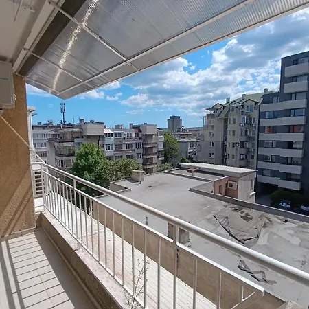 Venelin's Sunny With Parking Space Appartement *